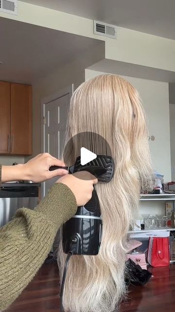 Afsisterwig store on Instagram: "How to take of your tangled sythetic wigs😎😘 Cr: zoeamira1 (tok) . Here we have what you want to know about wigs and hair🙌 DM for wig link💃 #linkinbio  ------------------------------ Wig experts and hair factory owners🤍  #syntheticwigs #wigdetangling #wigtips #wigtutorial" Style Synthetic Wig, How To Style A Wig, Wig Tutorials, Wig Styling Tutorial, Wig Tutorial, Elegant Dresses For Women, Synthetic Wig, How To Take, Synthetic Wigs