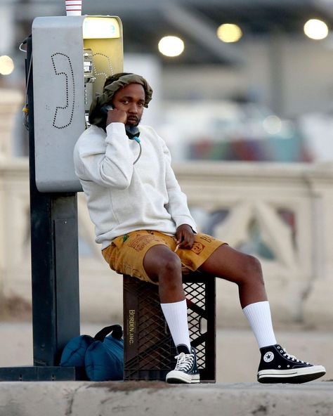 Kendrick Lamar was snapped in L.A. on September 1st reportedly shooting a new music video and sporting some fire BODE shorts. Shop the look here. Bode Shorts, King Kendrick, Vintage Hiphop, Kung Fu Kenny, Basic Streetwear, American Illustration, Rap Wallpaper, Estilo Real, Star Track