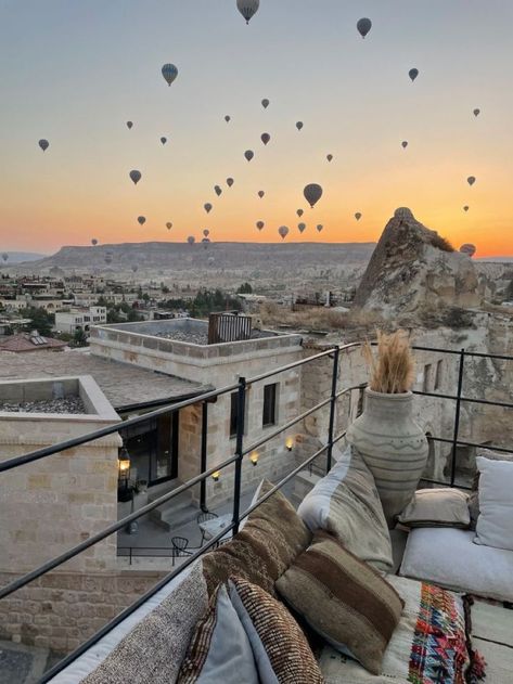 Drømme Liv, Dream Trips, Pretty Landscapes, Dream Travel Destinations, Turkey Travel, Hot Air Balloons, Dream Holiday, Group Travel, Air Balloons