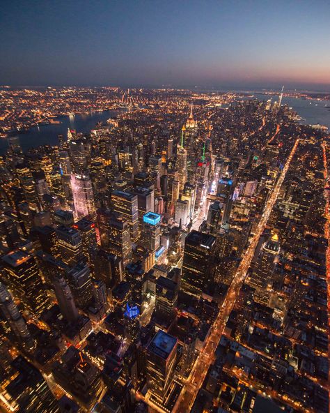 Look Down of Times Square During FlyNYON Sunset Doorless Helicopter Flight Nyc Helicopter Ride At Night, Best Home Screen Wallpaper, Nyc At Night, Night Luxe, City Aesthetics, Facebook Cover Photos Love, Good Morning Cartoon, City Lights At Night, Blue Background Wallpapers