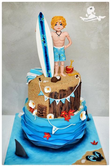 birthday cake on the theme of surfing ! parents are fans of australia ! Follow me! https://m.facebook.com/Mademoisellefaitdesgateaux?ref=bookmarks Kayak Cake, Surfing Cake, Surfer Cake, Gnome Cake, Surf Cake, Sports Themed Cakes, Sea Cake, Beach Cake, 40th Cake