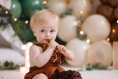 Rome turns 1 🐘🐆🦏🦍🦒🦧 Happy 1st birthday to this little one , it’s such a sweet time capturing you on your first Xmas now your first birthday 🎂 X . #cakesmash #birthdaysplash #firstbirthdayphotoshoot #firstbirthdaycake #cakesmashphotographer #happybirthday #birthdayboy December First Birthday Photoshoot, December First Birthday, December First, First Birthday Photoshoot, Happy 1st Birthday, Sweet Time, First Birthday Photos, Happy 1st Birthdays, Birthday Photoshoot