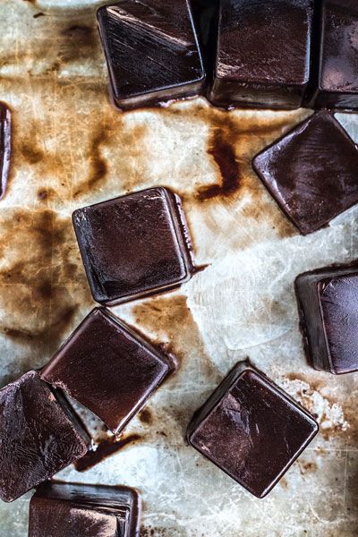 Creative Ice Cubes, Ice Cube Recipe, Flavored Ice Cubes, Slow Cooker Desserts, Summer Snacks, Chocolate Ice, Ice Ice Baby, Summer Treats, Ice Cubes