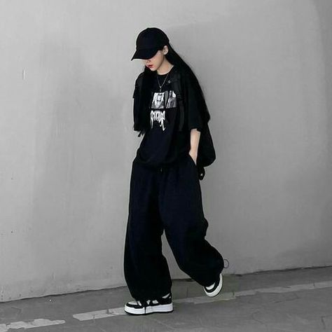 Masculine Girl Outfits, Masculine Outfits, Baggy Outfit Ideas, Boyish Outfits, Boyish Style, Mode Emo, Streetwear Korean, Outfit Korean, Korean Casual Outfits