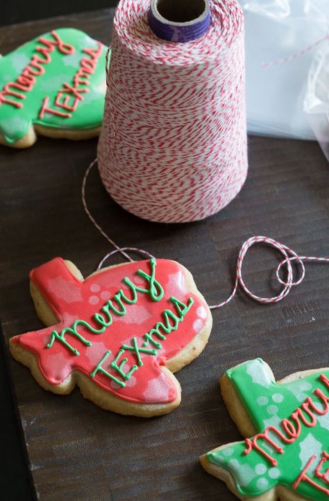 It's beginning to look a lot like TEXmas! Butter Pecan Cut-Out Cookies - Bake at 350° Cut Out Cookie Recipe, Shipping Cookies, Cookie Maker, Toast In The Oven, Cutout Sugar Cookies, Cookie Swap, Baking Blog, Christmas Sweets, Classic Cookies