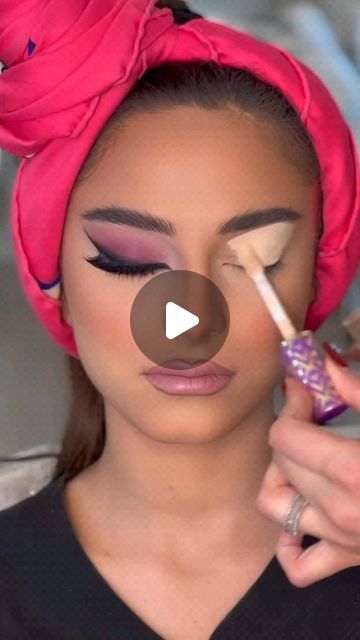 shailabeautyparlor on April 15, 2024: "#running makeup arbi makeup@#2歳". Dance Makeup Looks, Running Makeup, Winged Eyeliner Makeup, Dance Makeup, Natural Face Skin Care, Makeup Artist Tips, Eye Makeup Looks, Hair Upstyles, Makeup Mistakes