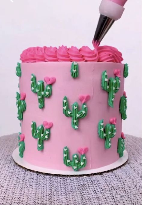 Easy Floral Cake, Cake Decoration Design, Cake Piping Techniques, Decorating Frosting, Cake Piping, Piping Techniques, Simple Cake Designs, Spring Cake, Cake Decorating Piping