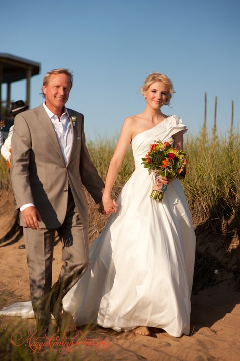 Father Of Bride Attire Casual, Tan Father Of The Bride Suit, Father Of The Bride Tan Suit, Father Of The Bride Suits, Parents Wedding Attire, Father Of The Bride Outfit Casual, Beach Wedding Father Of The Bride Outfit, Father Of The Bride Attire Beach Wedding, Casual Father Of The Bride Attire