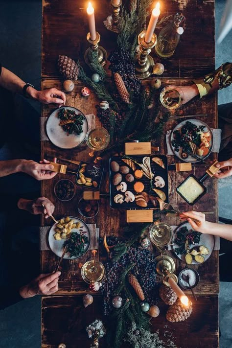 Your Guide To Hosting The Ultimate Christmas Dinner - Society19 Raclette Party, Winter Dinner Party, Winter Dinner, Ultimate Christmas, Beautiful Food, Shallots, Christmas Dinner, Christmas Table, Decoration Table