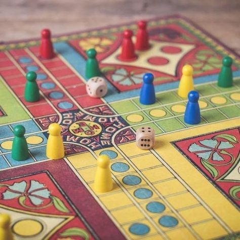 Ludo Board, Ludo Game, Unique Bedroom Design, Game Google, Board Game Design, Harry Potter Pin, Doll House Crafts, Books For Children, Childhood Games