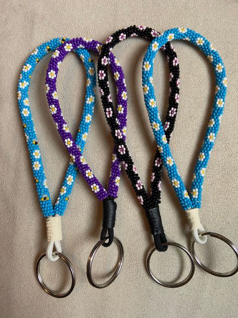 Beaded Native Bracelets, Beaded Lanyard Design Ideas, Beaded Lanyard Pattern, Beaded Wristlet Keychain Native, Indigenous Beaded Lanyard, Seed Bead Lanyard Patterns, Native Beaded Keychains, Beaded Keychains Native American, Beadwork Keychain