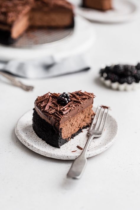 Chocolate Cake Photography, Chocolate Mousse Cake Recipe, Mousse Cake Recipe, Chocolate Cheesecake Recipes, Cheesecake Chocolate, Oreo Crust, Chocolate Mousse Cake, Browned Butter, Moist Chocolate Cake