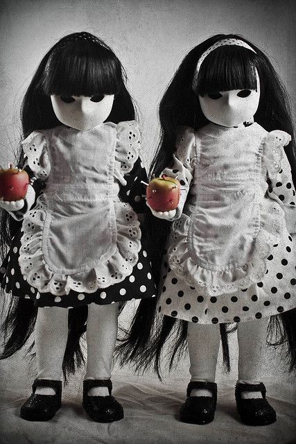 Little Apple Dolls - Creo and Pestis. I have these creepy little lovelies. Little Apple Dolls, Porcelain Dolls Creepy, Creepy Porcelain Dolls, Alison Harvard, Weird Collections, Dark Crafts, Weird Dolls, Apple Dolls, Strange Dolls