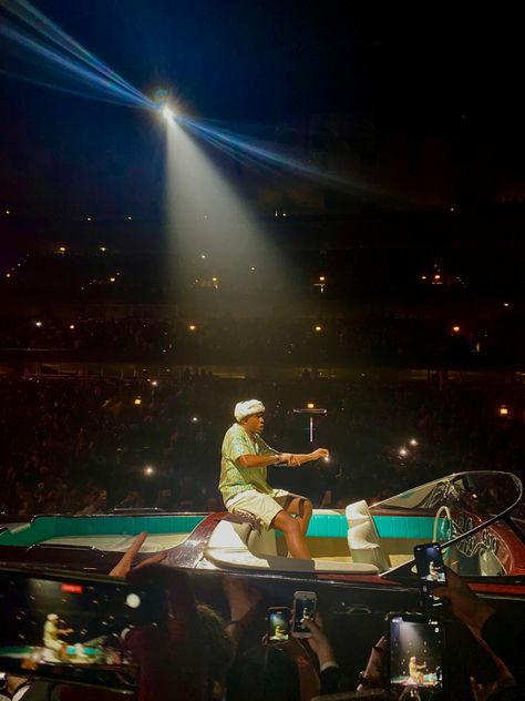 Tyler, The Creator riding a boat to the second stage in Chicago!! Frank Ocean Concert Aesthetic, Concert Tyler The Creator, Tyler The Creator On Stage, Tyler And Frank, Tyler The Creator Show, Frank Ocean Concert, Aesthetic Frank Ocean, Tyler The Creator Concert, Tyler Concert