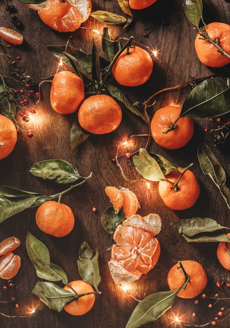 Christmas Orange Aesthetic, Tangerines Aesthetics, Orange Christmas Wallpaper, Orange Christmas Aesthetic, Tangerine Aesthetic, Widget Christmas, Christmas Oranges, Winter Orange, Winter Solstice Celebration