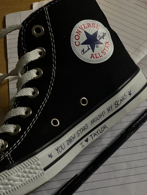 Taylor Swift Shoes Diy Ideas, Written On Converse, Song Lyrics On Converse, Converse Designs Diy, Writing On Shoes, Taylor Swift Converse, Converse Doodles, Converse Art, Converse Drawing