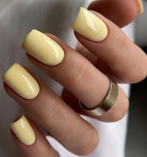 May Square Nails, Light Yellow Nails Short, Yellow Gel Manicure, Soft Yellow Nails, Light Yellow Nails, Yellow Gel Nails, Remove Acrylic Nails, Yellow Nail, Work Nails