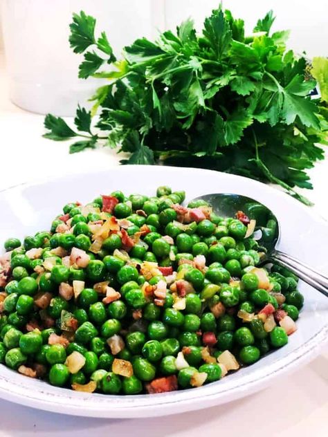 Pea Recipes Side Dishes, Peas With Pancetta, Peas And Pancetta, Shallots Recipe, Spring Side Dishes, Italian Side Dishes, Shallot Recipes, Steak Side Dishes, Italian Recipes Easy