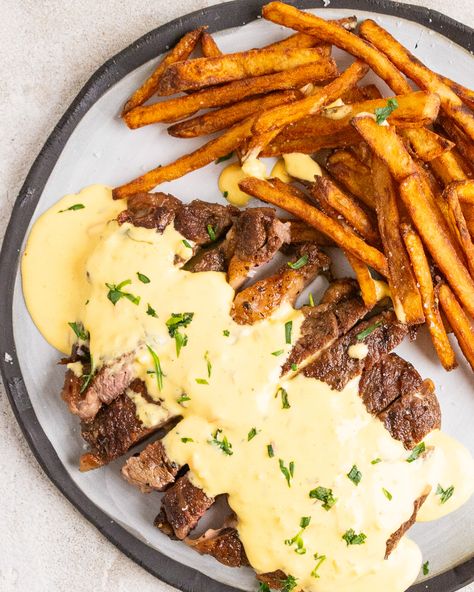 Steak frites with bearnaise Steak Frites Recipe, Steak And Frites, Bernaise Sauce, Homemade Hollandaise Sauce, Julia Childs, French Recipe, Butter Steak, Modern Mediterranean, Steak Frites