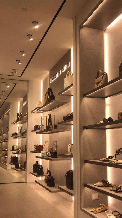 Shoes Shop Design Ideas, Bag Store Design, Footwear Showroom, Diy Wall Hanging Decorations, Shoes Stores, Shoe Store Design, Modern Entrance Door, Clothing Store Displays, Retail Store Interior Design