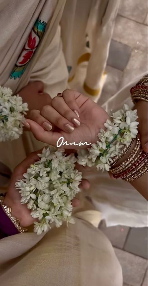 Onam Celebration With Friends, Onam Aesthetic Outfits, Onam Aesthetic Photos, Onam Captions For Instagram Story, Captions For Onam Pictures, Caption For Onam Pics, Happy Onam Aesthetic, Onam Photo Ideas, Onam Pic Ideas