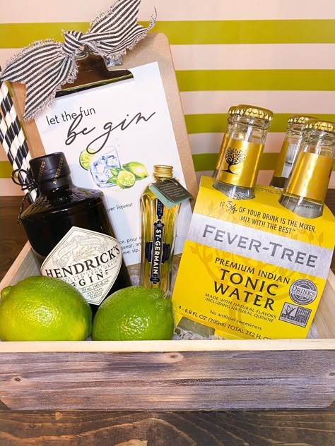 Alcohol Basket, Cocktail Gift Basket, Gin And Tonic Gifts, Drink Basket, Gin Hamper, Gift Exchange Game, Cocktail Gift Set, Gift Exchange Games, Diy Christmas Presents