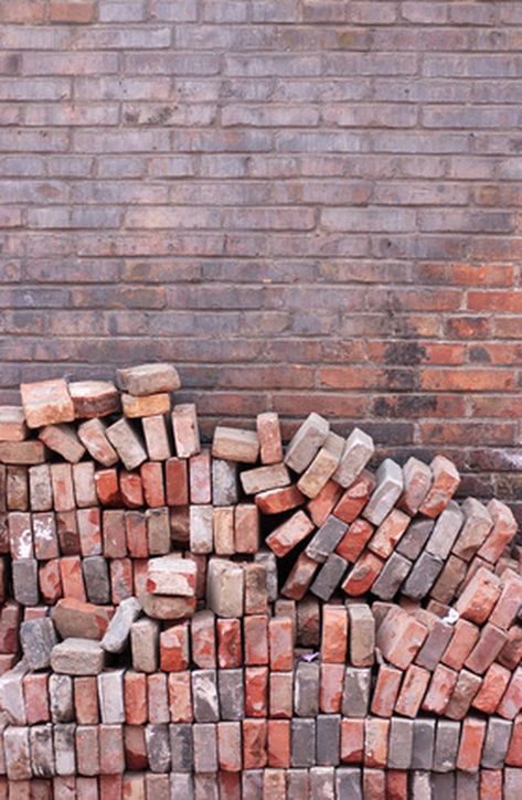 It's easy to go green with brick. Bricks come in plenty of styles and colors, and with your imagination and a few fun tips, they can be reused in a variety of ways in your... Brick Shed, Brick House Exterior Makeover, Brick Crafts, Brick Bbq, Brick Projects, Brick Fire Pit, Brick Fence, Bricks Diy, Home Exterior Makeover