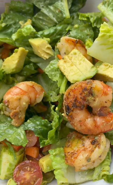 Grilled Shrimp Salad Recipes, Shrimp And Avocado Salad, Paleo Salad, Salad Shrimp, Shrimp And Avocado, Dinner Paleo, Resep Salad, Seasoning Salt, Frozen Shrimp