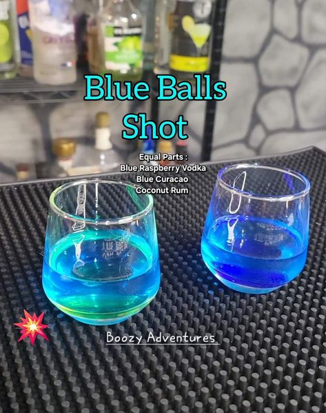 Blue Raspberry Vodka Drinks, Shots Alcohol Recipes, Fun Halloween Drinks, Mixology Recipes, Bartender Drinks Recipes, Vodka Blue, Girly Drinks, Homemade Alcohol, Bartender Drinks