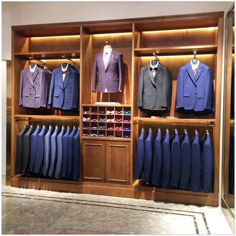 Retail Merchandising Ideas, Mens Store Display, Fabric Store Design, Interior Clothing, Store Shelves Design, Merchandising Ideas, Display Retail, Clothing Store Displays, Suit Stores