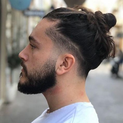 15 Trendy Ideas for Men's Hair Ponytail Styles in 2023 - mens-club.online Mens Long Hair Undercut, Ponytail Hairstyles For Men, Long Hair Fade, Mens Ponytail Hairstyles, Man Bun Haircut, Man Bun Undercut, Men Haircut Undercut, Man Bun Styles, Man Ponytail