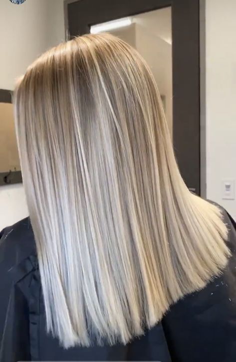 Balayage Hair Blonde Pale Skin, Short Blonde Balayage Straight, Blonde Ash Hair, Balyage Blonde, Balyage Long Hair, Ash Blonde Hair Balayage, Hairstyle Girls, Blonde Straight Hair, Hair Shade