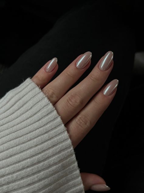 chrome almond shaped nails Gel Nails Ideas Pastel Colour, Chrome Nails Taupe, Chrome Nails Beige, Tan Crome Nails, Stone Chrome Nails, Basic Chrome Nails, White Tan Nails, Taupe Nails With Chrome, Chrome Tan Nails