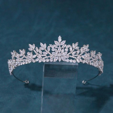 PRICES MAY VARY. ♛ Design: Interspersed with delicate shapes of leaves and flowers, the entire diadem with an undulating and beautifully balanced silhouette, reminds of an elegant princess in dancing. Wear this unique wedding tiara for bride, make you a focus in your important moment. ♛ Material: Select 5A level and top quality zirconias, not glasses, not rhinestone, the details of this princess tiara are stunning. The material is copper plated with real platinum, which provides durability and s Unique Wedding Crowns, Wedding Tiaras And Crowns, Princess Tiara Aesthetic, Wedding Hair With Crown And Veil, Tiaras And Crowns Princesses, Bridal Crown And Veil, Homecoming Princess, Wedding Diadem, Tiara For Wedding