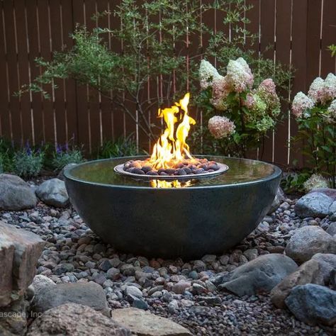 Boulder Fountains Outdoor, Fountain In Flower Bed, Fire And Water Feature Outdoor, Fire Pit With Water Feature, Backyard Refresh, Patio Paradise, Backyard Fountain, Patio Fountain, Modern Water Feature