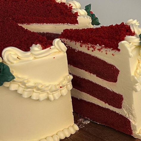 Red Velvet Cake Wallpaper, Red Velvet Cake Aesthetic Korean, Red Velvet Aesthetic Cake, Widget Red Aesthetic, Velvet Cake Aesthetic, Red Velvet Cake Ideas, Red Velvet Cake Birthday, Red Cake Aesthetic, Red Velvet Cake Aesthetic