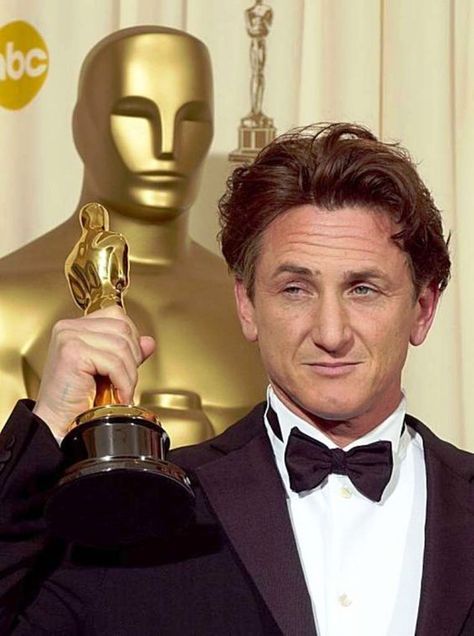 Sean Penn - winner of the Best Actor Academy Award for his performance in "Mystic River" - February 29, 2004. Mystic River, Sean Bean, Oscar Award, Sean Penn, Academy Award Winners, Oscar Winners, The 1990s, Famous Men, Academy Awards