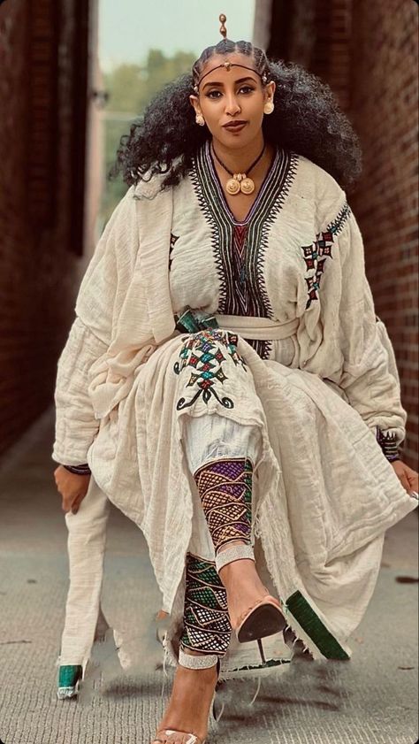 Women Streetwear Outfits, Ethiopian People, Eritrean Dress, Ethiopian Clothing, Ethiopian Traditional Dress, Ethiopian Women, Ethiopian Dress, Habesha Kemis, Pink Evening Dress