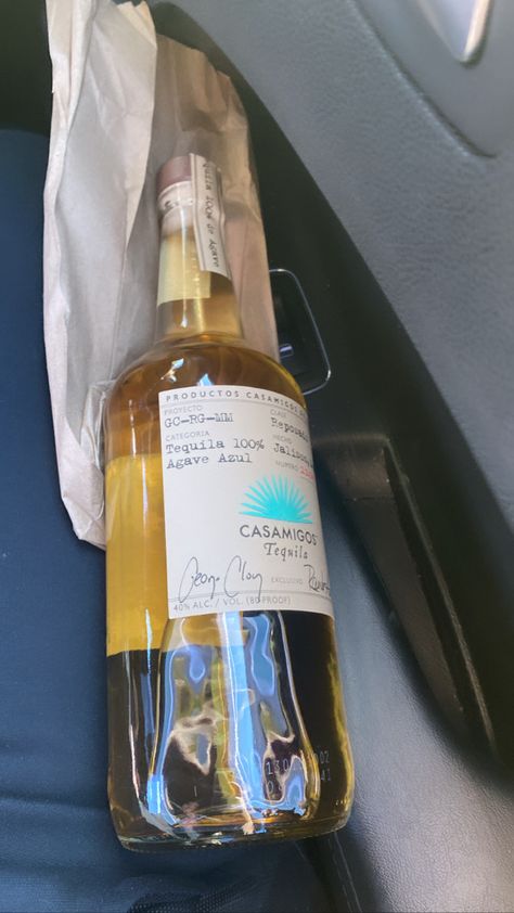 Casamigos Tequila Drinks, Shots Alcohol Recipes, Casamigos Tequila, Liqueur Drinks, Pretty Alcoholic Drinks, Pretty Cocktails, Shots Alcohol, Geometric Tattoo Arm, Yummy Alcoholic Drinks