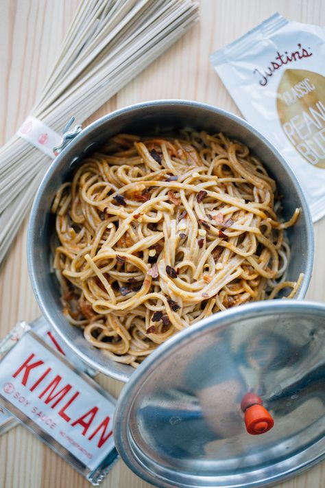 Vegan Dan Dan Noodles | Community Post: 31 Asian Noodle Dishes That'll Make You Quit Takeout Forever Vegan Camping Food, Asian Noodle Dishes, Dan Dan Noodles, Hiking Food, Gluten Free Noodles, Peanut Noodles, Vegan Bacon, Asian Noodles, Backpacking Food