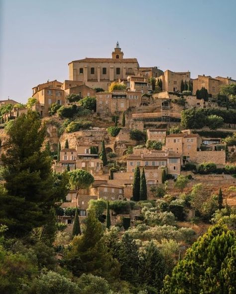 Airelles Gordes, Gordes France, Mediterranean Village, Mediterranean Travel, Regions Of France, South France, Dry Stone, Travel Magazine, Terrace Design