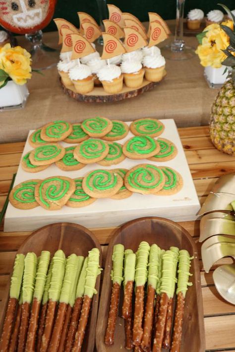 Moana Birthday Decorations, Moana Birthday Party Ideas, Kids Luau, Moana Birthday Cake, Moana Birthday Party Theme, Moana Theme Birthday, Festa Moana Baby, Bolo Moana, 51 Birthday