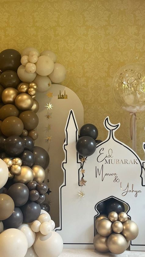 From Mock up design to Reality ✨ . . . #balloons #balloonartist #balloonstylist #eidmubarak #eid #eidparty #eidinspo #berkshireballoons… | Instagram Eid Backdrop Ideas, Eid Balloon Decorations, Eid Home Decoration Ideas, Eid Theme Ideas, Aqiqah Decoration Simple, Deco Eid Mubarak, Raya Backdrop, Eid Backdrop, Hajj Party