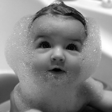 Baby Bubble, Foto Baby, Jolie Photo, Baby Bath, Future Baby, Future Kids, Baby Fever, Newborn Photos