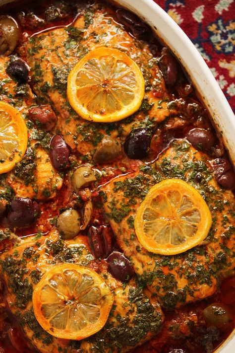 Moroccan Fish Tagine with Ginger & Saffron 5 Arabisk Mat, Seafood Tacos, Fish Tagine, Tagine Cooking, Moroccan Fish, Moroccan Cooking, Moroccan Dishes, Tagine Recipes, Fish Dinner