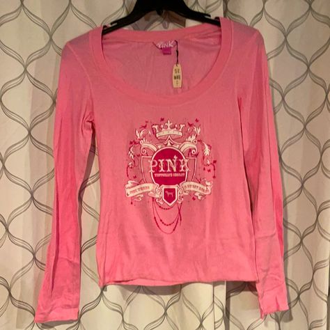 Nwt Victoria’s Secret Pink Long Sleeved Ribbed Tee With Pretty Front Detail That Includes Sporadic Rhinestones. Limited Edition You Can’t Still Get, In Pristine New Condition, Never Worn Tag Still Attached Pink Brand Outfits Victoria Secrets, Thrift Manifestation, Mcbling Fashion, Branded Outfits, 2000s Clothes, Ribbed Tee, Girl Closet, Striped Long Sleeve Tee, 2000s Fashion Outfits