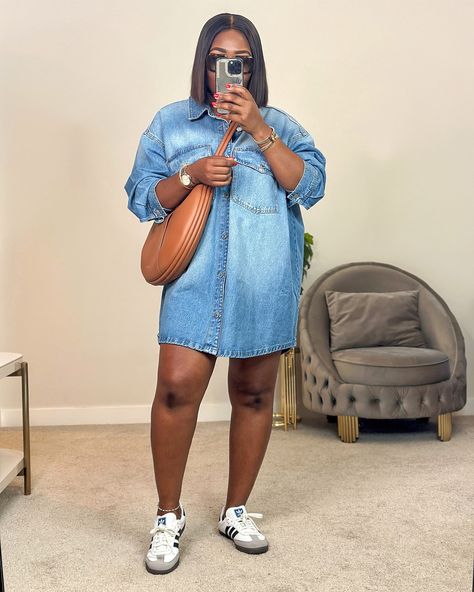 Denim Dress Outfit Black Women, Oversized Denim Shirt Outfit, Denim Jacket Outfit Summer, Denim Shirt Dress Outfit, Dress Outfit Black Women, Mini Denim Dress, Denim Shirt Outfit, Denim Dress Outfit, Outfit Black Women