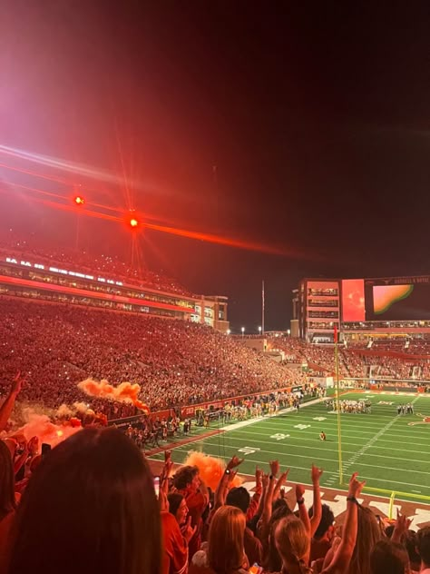 Ut Austin Aesthetic Wallpaper, Texas Longhorns Aesthetic, Ut Aesthetic, Austin Aesthetic, Texas Aesthetic, Texas College, College Goals, Football Aesthetic, Ut Longhorns