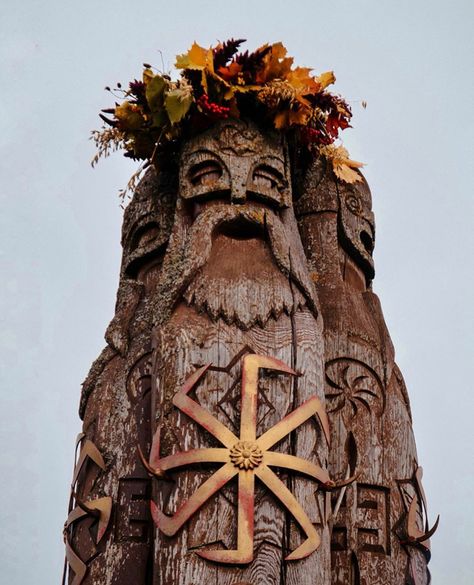 Slavic Aesthetic, European Tribes, Slavic Tattoo, Nordic Folk Art, Slavic Culture, Slavic Paganism, Slavic Mythology, Slavic Folklore, Norse Pagan