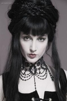 Bridal Hair style, updo Goth Updo, Shampoo For Wavy Hair, Bridal Hair Down, Bridal Party Hair, Best Shampoo, Gothic Hairstyles, Victorian Hairstyles, Goth Hair, Goth Look